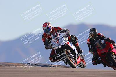 media/Nov-06-2023-Moto Forza (Mon) [[ce023d0744]]/3-Intermediate Group/Session 5 (Turn 9)/